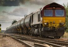 कोहरे के कारण कई ट्रेन रद्द और परिचालक दिनों में की गई कमी train(1)