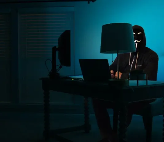 डिजिटल धोखाधड़ी – कुछ ही मिनट्स में कर सकता है आपका अकाउंट शून्य। hacker