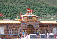 क्या आपको पता है बदरीनाथ मंदिर का नाम बदरीनाथ कैसे पड़ा? Badrinath_Temple,_Uttarakhand