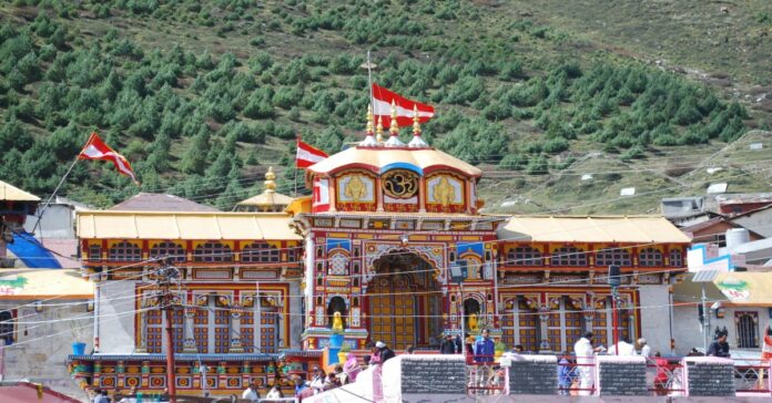 Badrinath_Temple,_Uttarakhand