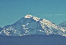 कुदरत के खूबसूरत नजारों मे है कौसानी, जिसे भारत का स्विट्जरलैंड भी कहा जाता है Trishul_Peak_At_Kausani,Uttarakhand