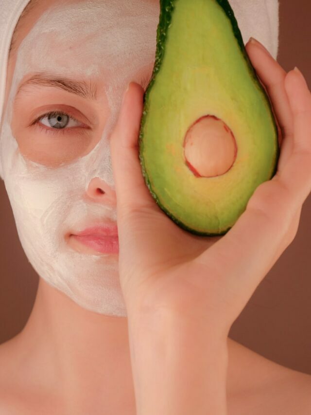 Skin Care Tips: चेहरे के दाग-धब्बों ने छीन लिया है त्वचा का निखार, तो इन 4 तरीकों से करें गुलाब जल का इस्तेमाल