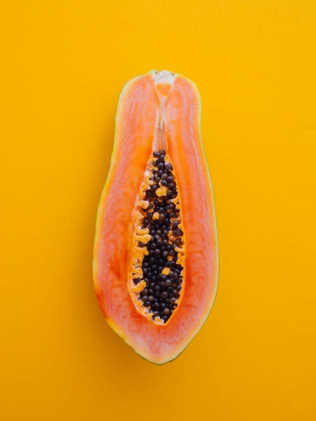 Papaya: Exploring the Pros and Cons of this Tropical Fruit